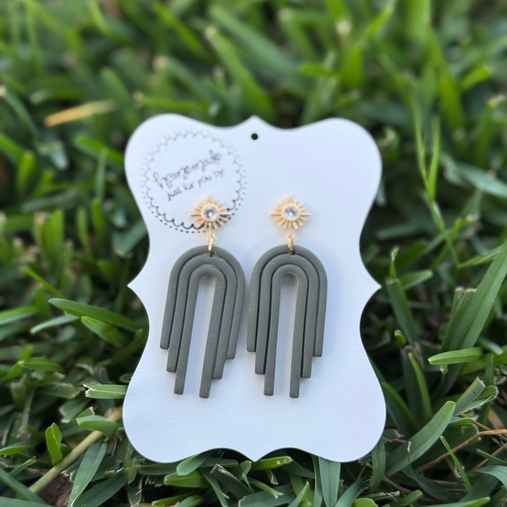 Chic Gray Dangle Earrings with Gold Accents